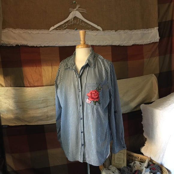 Marshalls Tops - FINAL$ NEW CURE 3X STRIPE FLORAL POCKET BUTTON UP